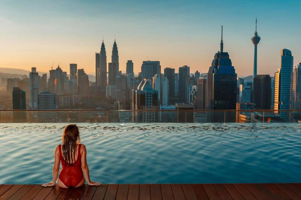 Regalia Suites Infinity Pool Kuala Lumpur Buitenkant foto