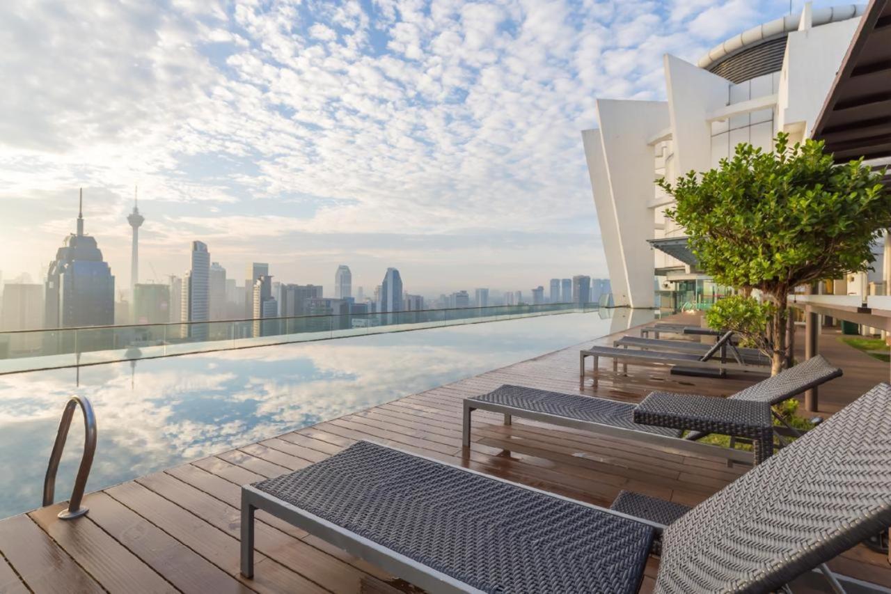 Regalia Suites Infinity Pool Kuala Lumpur Buitenkant foto